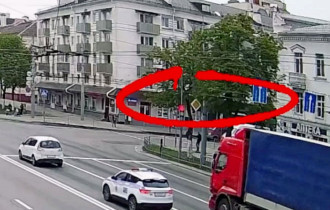 Фото: Водитель фуры проехал по Советской на красный сигнал светофора. ГАИ не оставила это без внимания