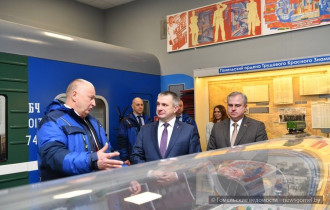 Фото: Гомельский вагоностроительный завод посетил губернатор Гомельщины Иван Крупко