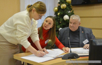 Фото: Окружная избирательная комиссия № 33 начала проверку достоверности подписей для регистрации кандидатов депутаты