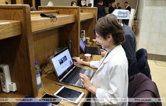 Фото: ФОТОФАКТ: ВНС день второй. Журналисты работают в пресс-центре Дворца Республики