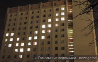 Фото: В окнах общежития Гомеля создали галочку - как символ предстоящих выборов 