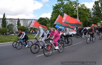 Фото: Флаги на велосипедах. Состоялся молодёжный велопробег в честь государственных символов Беларуси