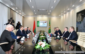 Фото: Председатель Гомельского облисполкома Иван Крупко встретился с группой международных наблюдателей
