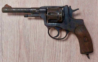 Фото: Пенсионерка сдала в милицию револьвер, а уголовное дело возбудили против умершего родственника