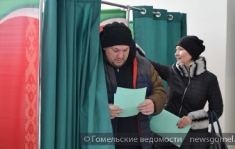 Фото: Олимпийский чемпион Афин Игорь Макаров проголосовал на избирательном участке  №4 