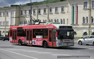 Фото: Обрыв линии остановил троллейбусы