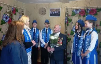 Фото: Миротворцы проводят в Гомеле акцию «Здесь живёт ветеран Великой Отечественной войны. Спасибо за Победу!»