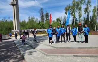 Фото: Велопробег, посвящённый Дню Победы, прибыл к мемориалу "Партизанская криничка"