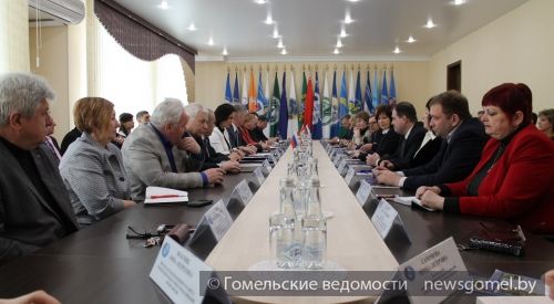 Фото: С деловым визитом Гомель посетили делегации профсоюзов Калужской и Брянской областей 
