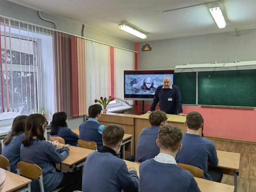 Фото: В средней школе №27 г. Гомеля провели урок мужества «Героини Великой Отечественной войны»
