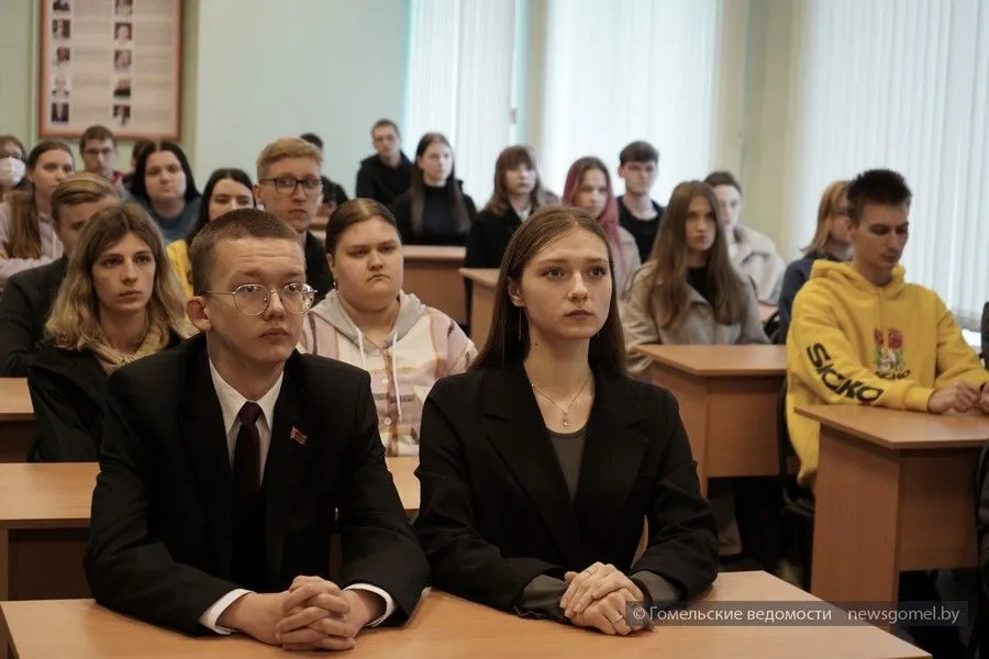 Фото: Студенты ГГУ имени Ф. Скорины смотрят трансляцию ВНС
