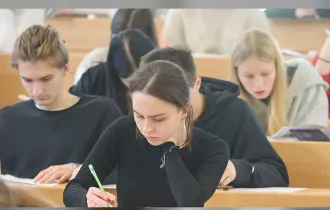 Фото: В Беларуси стартовал третий этап репетиционного тестирования