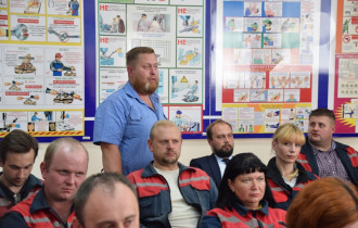 Фото: Елена Алексина встретилась с работниками локомотивного депо