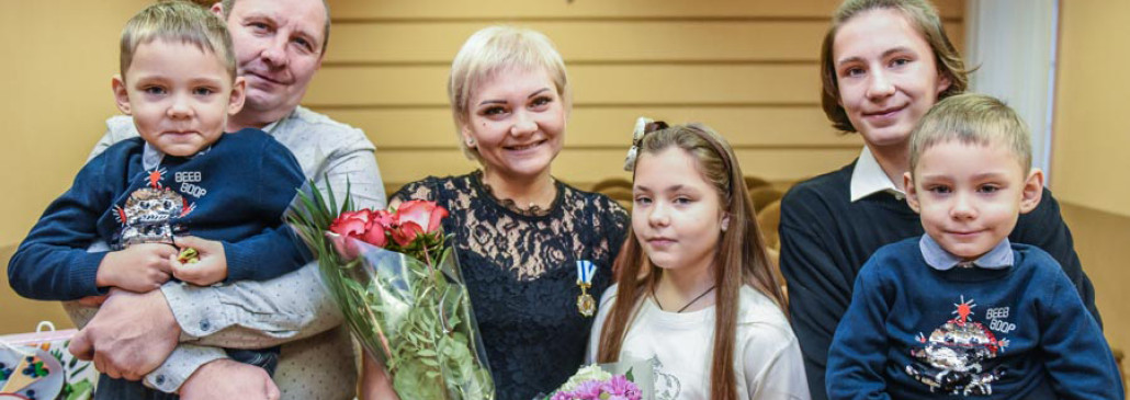 «Они – самая большая ценность в моей жизни»: гомельчанке Ольге Башиловой вручили орден Матери