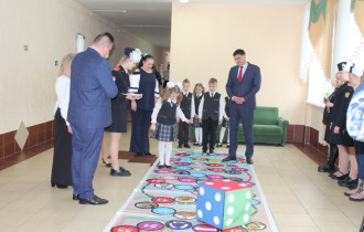 Фото: Министр по налогам и сборам Сергей Наливайко посетил гомельскую СШ №21 