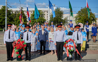 Фото: История, скреплённая единством: Гомель и Курск отдают дань памяти на Аллее Героев