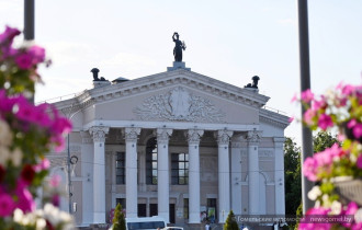 Фото: Гомельский облдрамтеатр закрывает 85-й театральный сезон традиционной премьерой