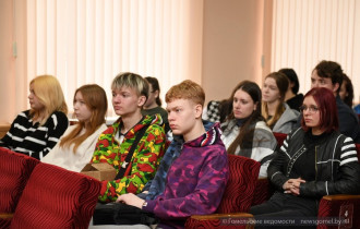Фото: Елена Алексина встретилась с учащимися Гомельского государственного колледжа речного флота