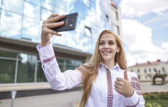 Фото: Гомельчанка Дарья Синкевич приняла участие в конкурсе «Сэлфі&фота з вышыванкай» 