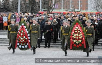 Фото: Торжественный митинг на Аллее Героев