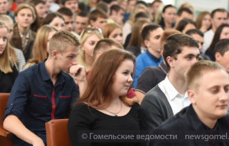 Фото: Председатель Гомельского горисполкома Петр Кириченко встретился с молодёжью города