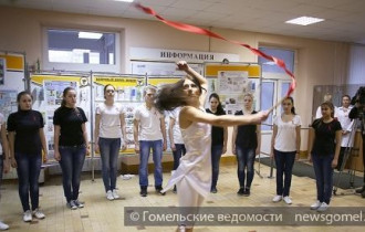 Фото: Флешмоб против СПИДа прошёл в медицинском колледже