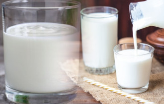 Фото: Как из молока сделать кефир, добавив один ингредиент: секрет от фудблогера