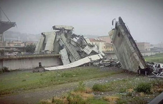 Фото: Десятки людей погибли при обрушении моста возле Генуи