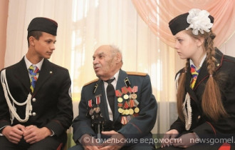 Фото: Ветеран войны общался с кадетами СШ №60