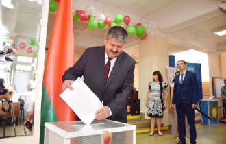 Фото: Председатель Гомельского облисполкома Геннадий Соловей: голосую за реализацию намеченных планов