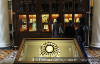 Фото: Выставка книг из коллекции Румянцева открылась в Гомеле