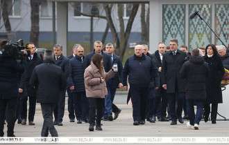 Фото: Велодорожки, стадионы, лыжероллерные трассы. Александру Лукашенко доложили о будущем спортивного Минска