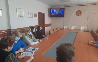 Фото: Сотрудники ОАО «Гомельстройматериалы» собрались в зале, чтобы услышать Послание Главы государства