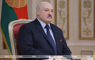 Фото: "На ногах его перенес". Лукашенко вновь переболел коронавирусом, на этот раз омикроном