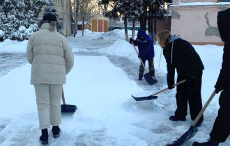 Фото: Молодёжь Гомеля не останавливает акцию «Чистый двор»