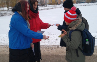 Фото: Активисты БРСМ провели «Зимний патруль» в Железнодорожном районе Гомеля 