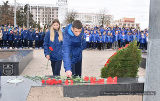 Фото: Участники спартакиады Союзного государства возложили венки и цветы у мемориального комплекса Аллея Героев