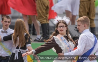 Фото: Районный праздник «Последний школьный звонок» прошёл в Гомеле