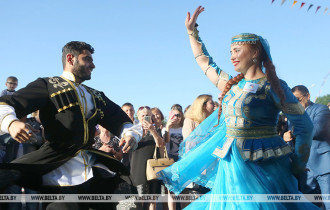 Фото: Лукашенко: фестиваль национальных культур отражает открытую и миролюбивую политику Беларуси