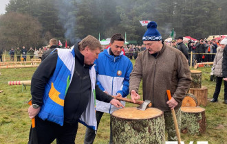 Фото: Лукашенко приехал на чемпионат по колке дров среди журналистов и блогеров