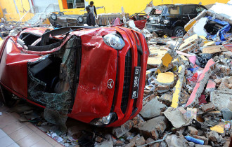 Фото: В Индонезии число жертв землетрясения превысило 1,4 тыс. человек 