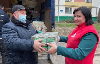 Фото: В Гомеле Красный Крест продолжает  сбор и отправку гуманитарной помощи беженцам