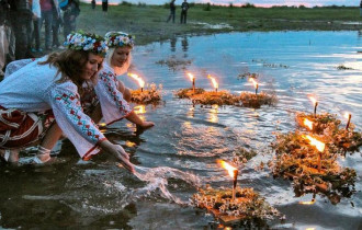 Фото: Свет мой, зеркальце, скажи, жениха мне покажи: топ 7 гаданий в ночь на Ивана Купала