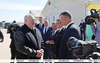 Фото: Александр Лукашенко совершает рабочую поездку в Дзержинский район
