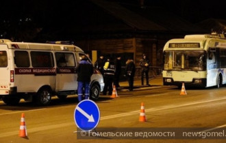 Фото: ДТП на Полесской: троллейбус сбил  пешехода