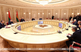 Фото: Лукашенко: сегодня даже не деньги главное