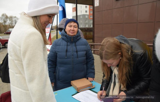 Фото: Шведская Горка. Сбор подписей продолжается