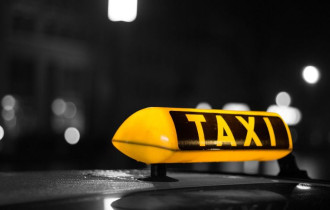 Фото: Пьяный пассажир ответит за повреждение автомобиля такси