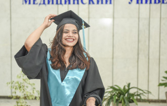 Фото: 104 выпускника из 12 стран мира: в Гомельском медуниверситете вручили дипломы иностранным студентам