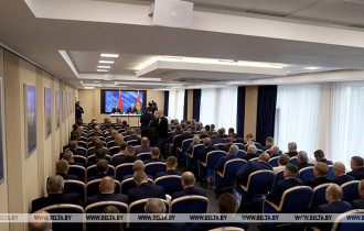 Фото: Лукашенко: будет работать экономика - никогда не будет войны